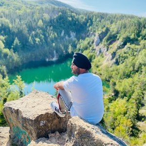 Meet your Posher, Harman